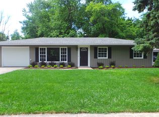 4 Greenbriar Rd, Montgomery, IL 60538