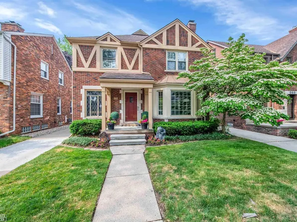 267 Moran Rd, Grosse Pointe Farms, MI 48236