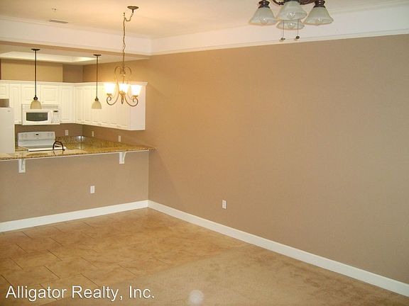 5th image of 325 NW 14th St APT 102
