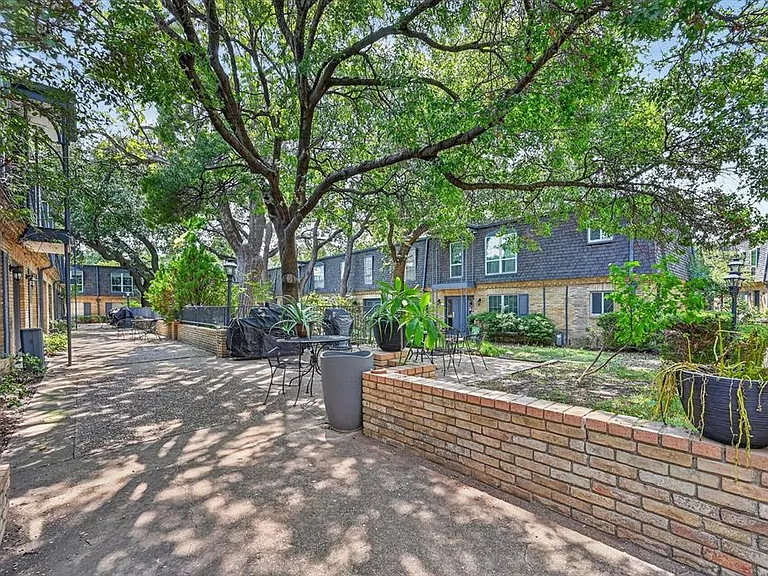 5033 Cedar Springs Rd — Photo 3