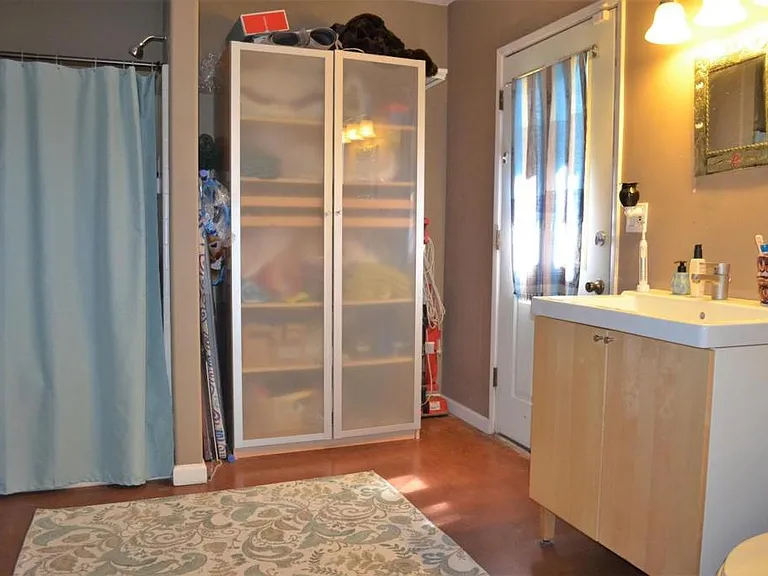 329 W Georgia Ave — Photo 16