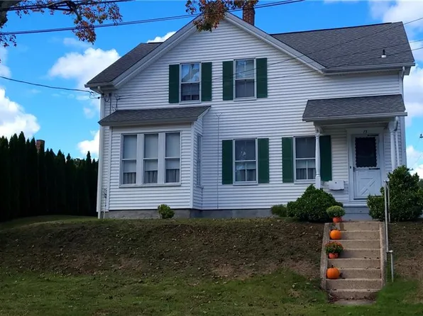 15 Lincoln Ave, Coventry, RI 02816
