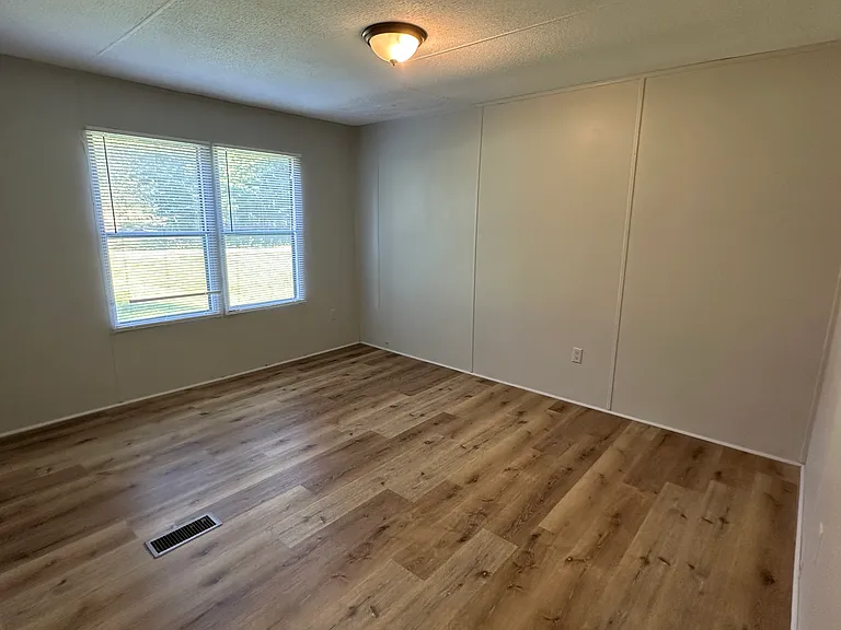 6526 Victoria Ln — Photo 7