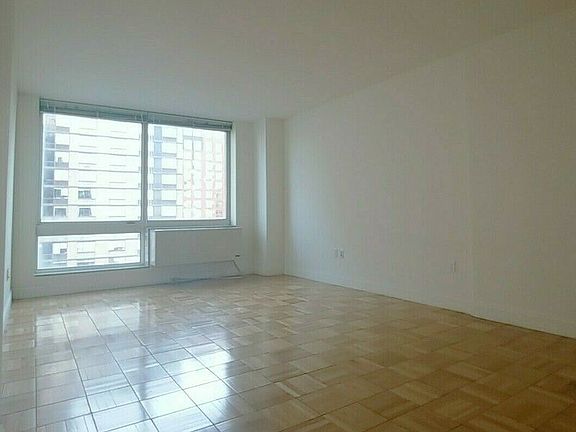 3rd image of 217 E 96th St APT 26G