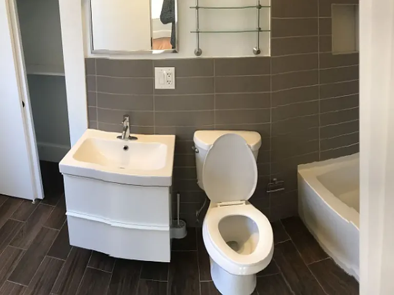 209 Greene St — Photo 14