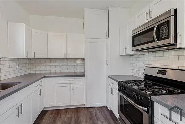 3300 W 3rd St #301 — Photo 5