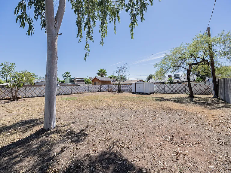 1423 E Virginia Ave — Photo 5