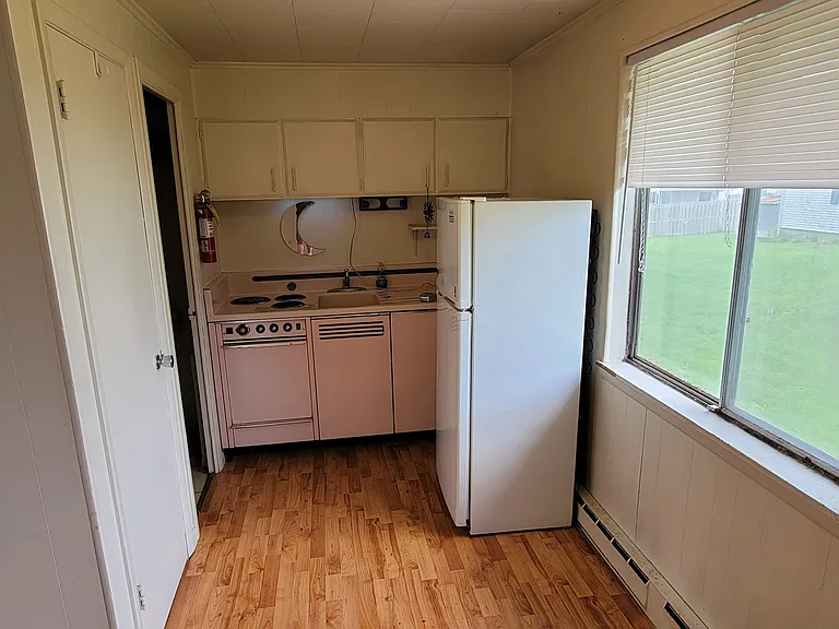 505 N Smith Rd #4 — Photo 2
