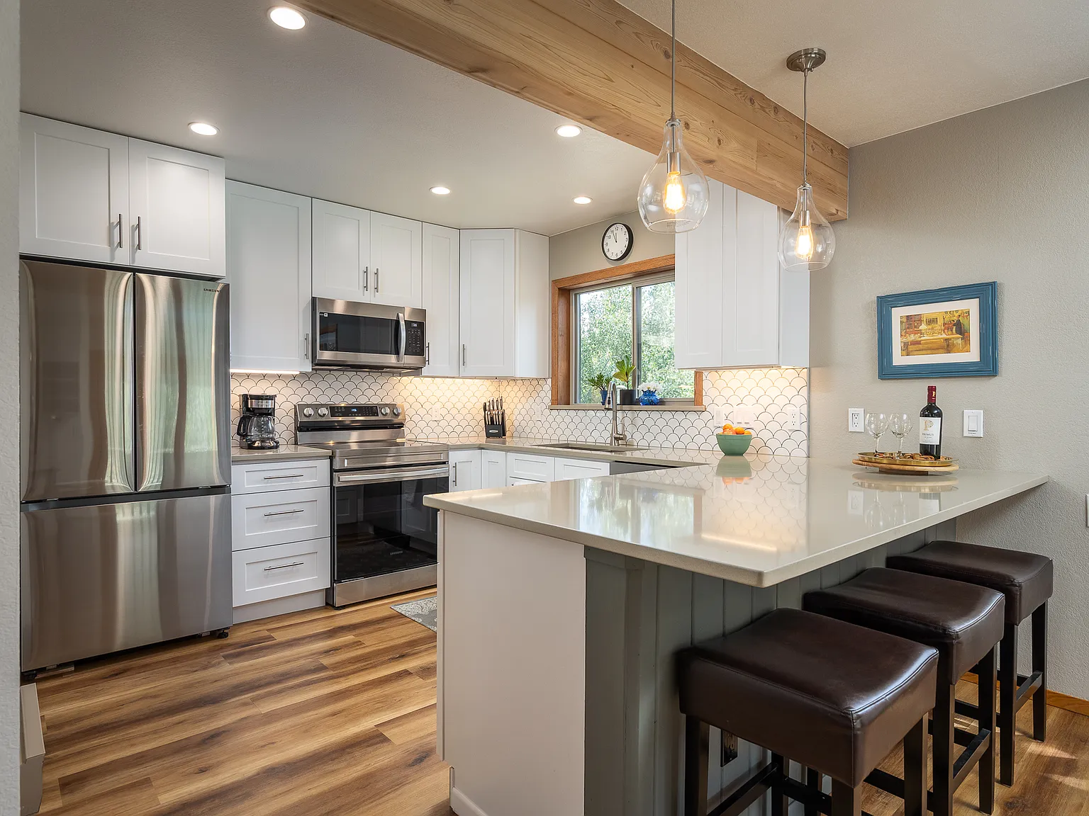 2 bed, 1250 sqft, $2,975 — Photo 2