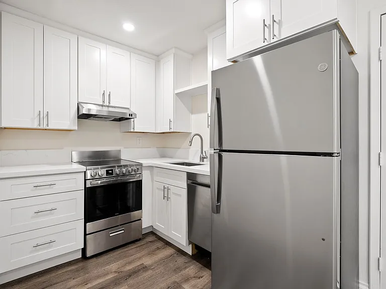 544 Pacific Street — Photo 9
