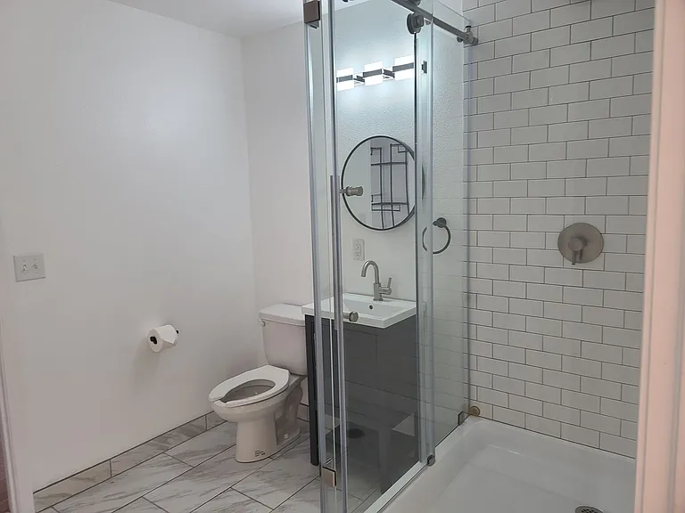 719B Madison St — Photo 8