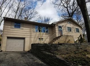 226 Carentan Rd, Hopatcong, NJ 07843