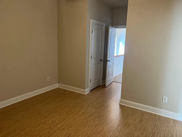 7729 Acc Blvd — Photo 17