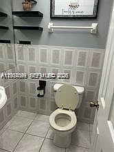 4th image of 3760 Inverrary Dr APT 2R