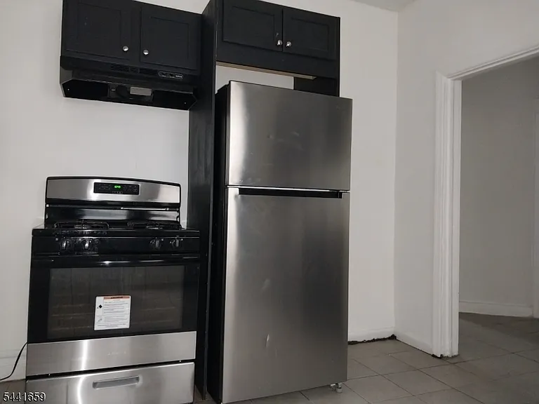 267 Leslie St — Photo 8
