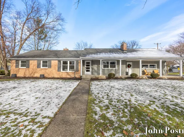 1935 Menominee Dr SE, Grand Rapids, MI 49506