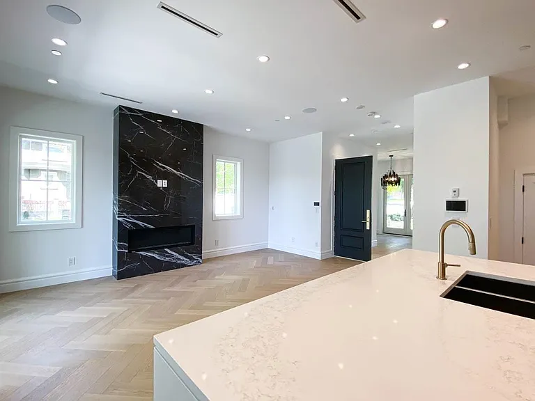 1368 W 43rd Ave #UPPER — Photo 7