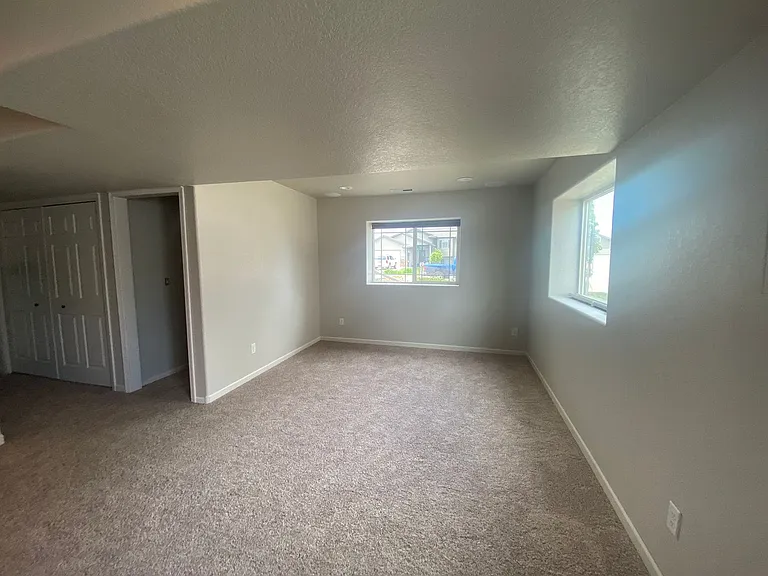 6587 Cambridge Pl — Photo 18