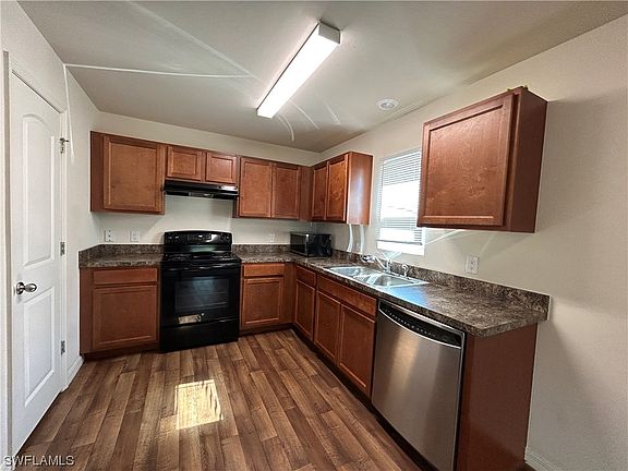 4th image of 501 NW 20th Ter