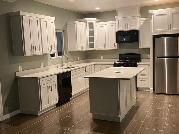 3rd image of 808 Ts Daniel Cadena Dr #A