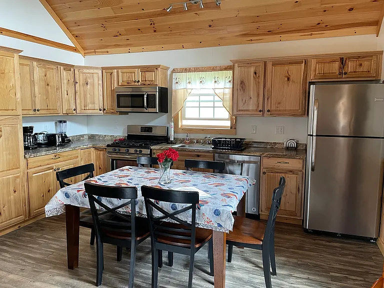 456 Maples Rd — Photo 5