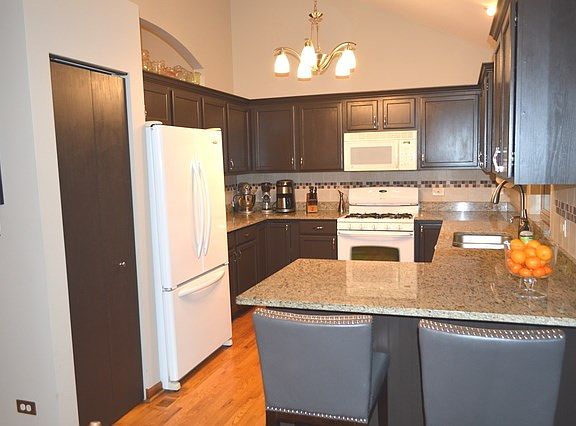 4th image of 24833 W Fescue Dr