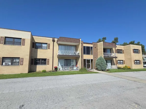 18320 Cherry Creek Dr APT 4, Homewood, IL 60430
