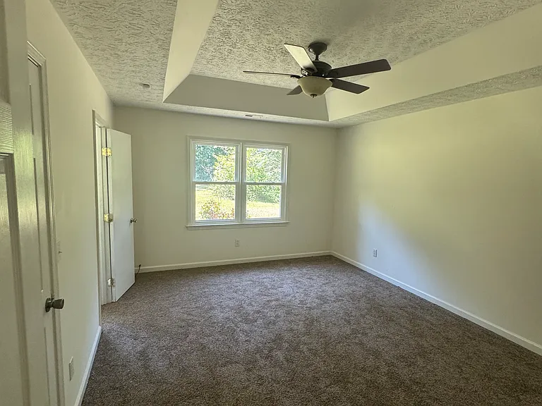 35 Christian Woods Ln — Photo 11