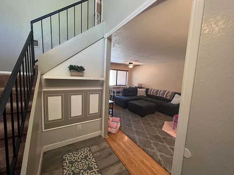 602 N Easy St #C — Photo 4