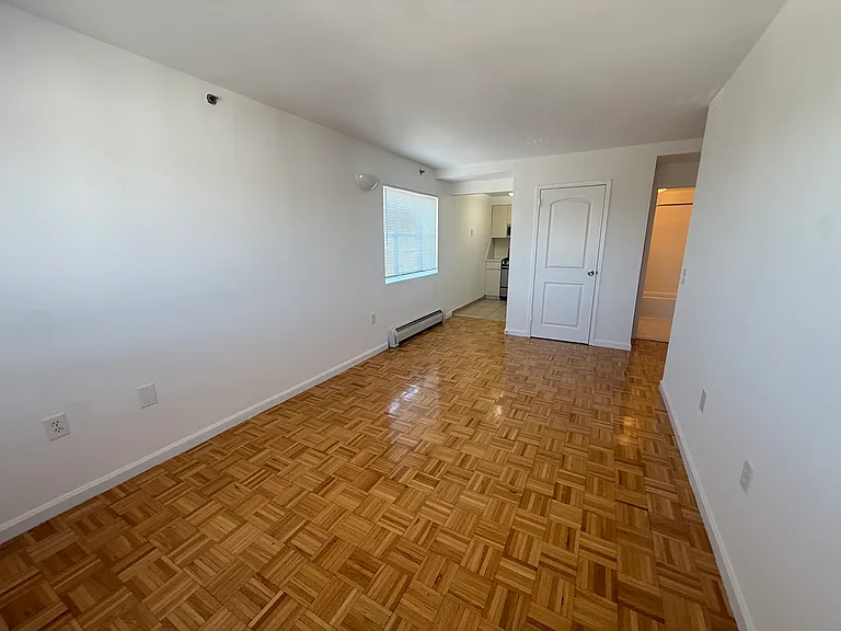31-04 21st St #12 — Photo 5