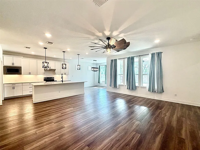 125 Slenderleaf Dr — Photo 11