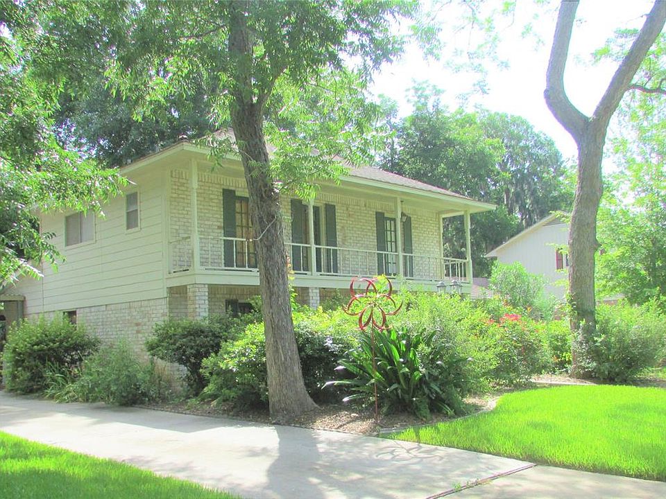 1st image of 2209 N Belmont Dr