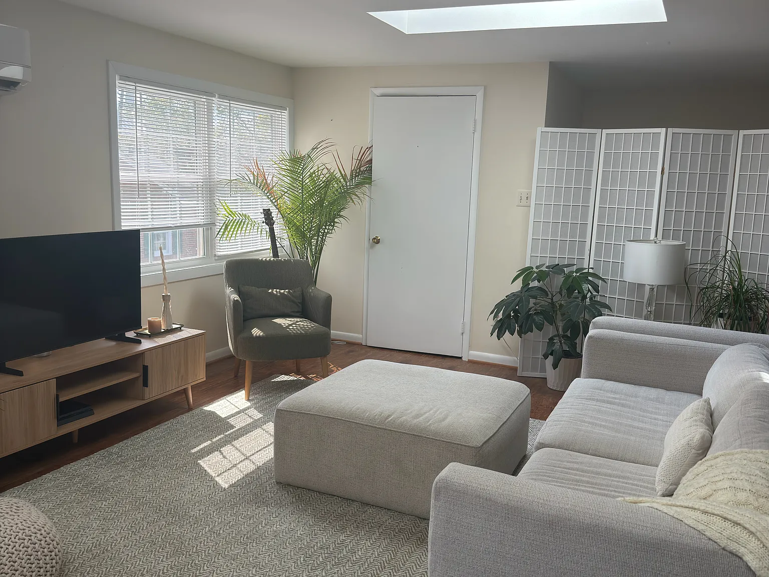631 Oak St — Photo 3