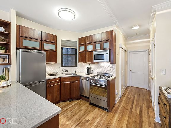 4th image of 41 Jane St APT 3D