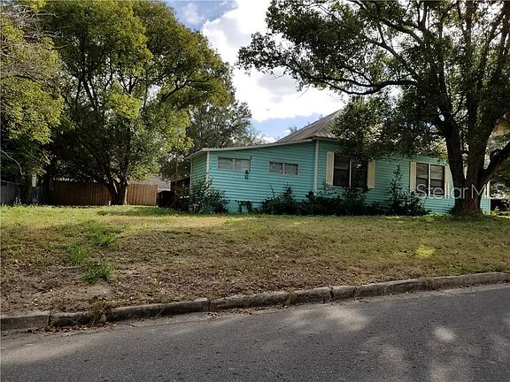 3rd image of 984 W Desoto St