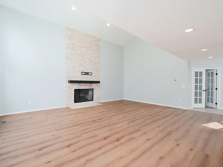 1083 N Livernois Rd — Photo 31