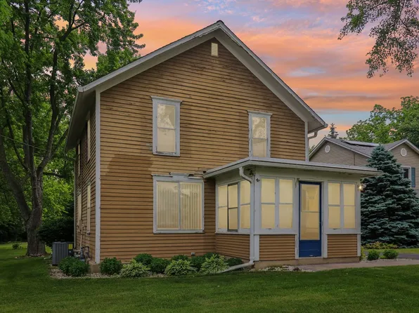 11806 Maple Ave, Hebron, IL 60034