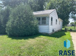 409 N Oak St, Inwood, IA 51240