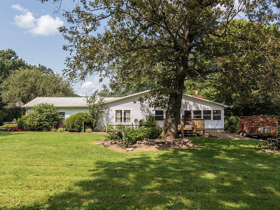 1st image of 100 Center Ln