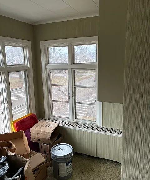 1 Windsor Ave — Photo 16