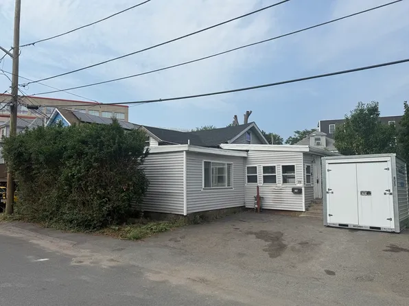 33 Avalon St, Revere, MA 02151