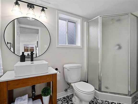 3rd image of 7 Sherwood St #Ll