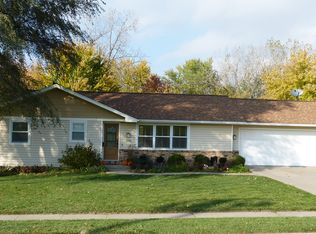 108 Peace St, Pella, IA 50219
