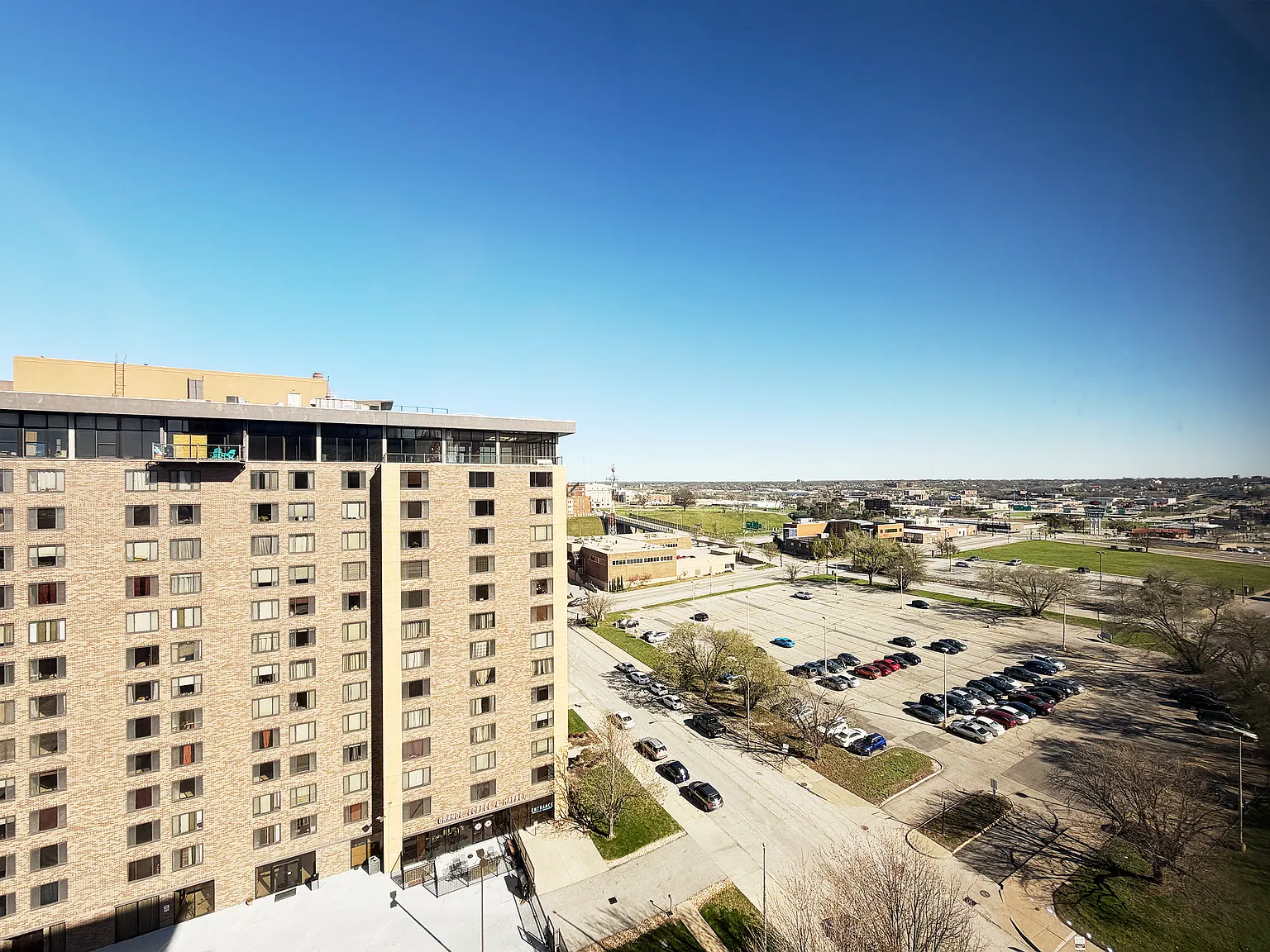 2 bed, 757 sqft, $1,350 — Photo 2