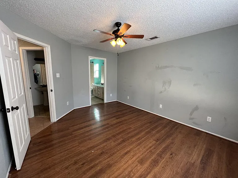 2302 Tracey Ann Ln — Photo 17