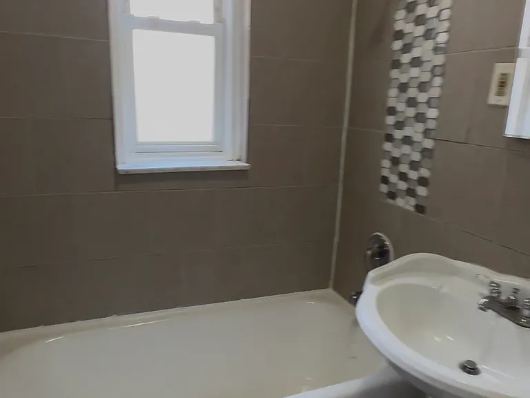 184 Roseville Ave #6 — Photo 5