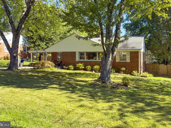 3445 Upside Ct, Falls Church, VA 22042