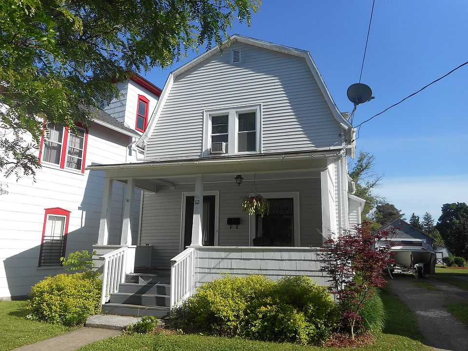 1st image of 112 E Dyke St