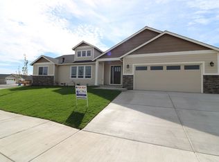 123 Cedric Ct, Eagle Point, OR 97524