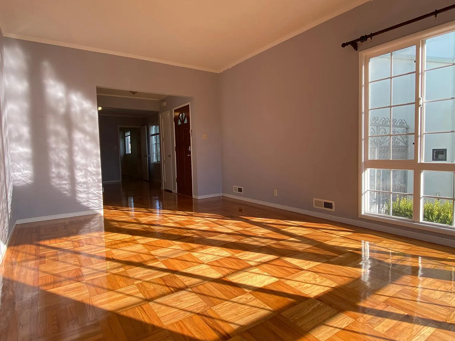 4 bed, 3.5 bath, 1500 sqft, $5,500 — Photo 3